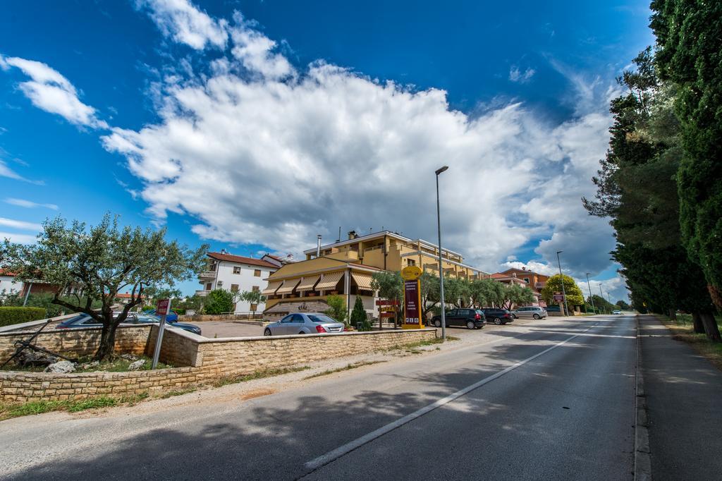 Vilola Bed & Breakfast Zambratija  Exterior photo