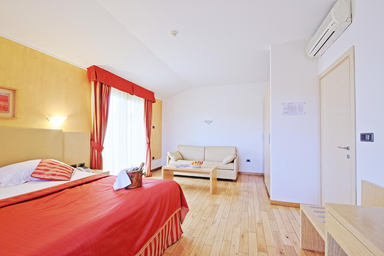 Vilola Bed & Breakfast Zambratija  Exterior photo