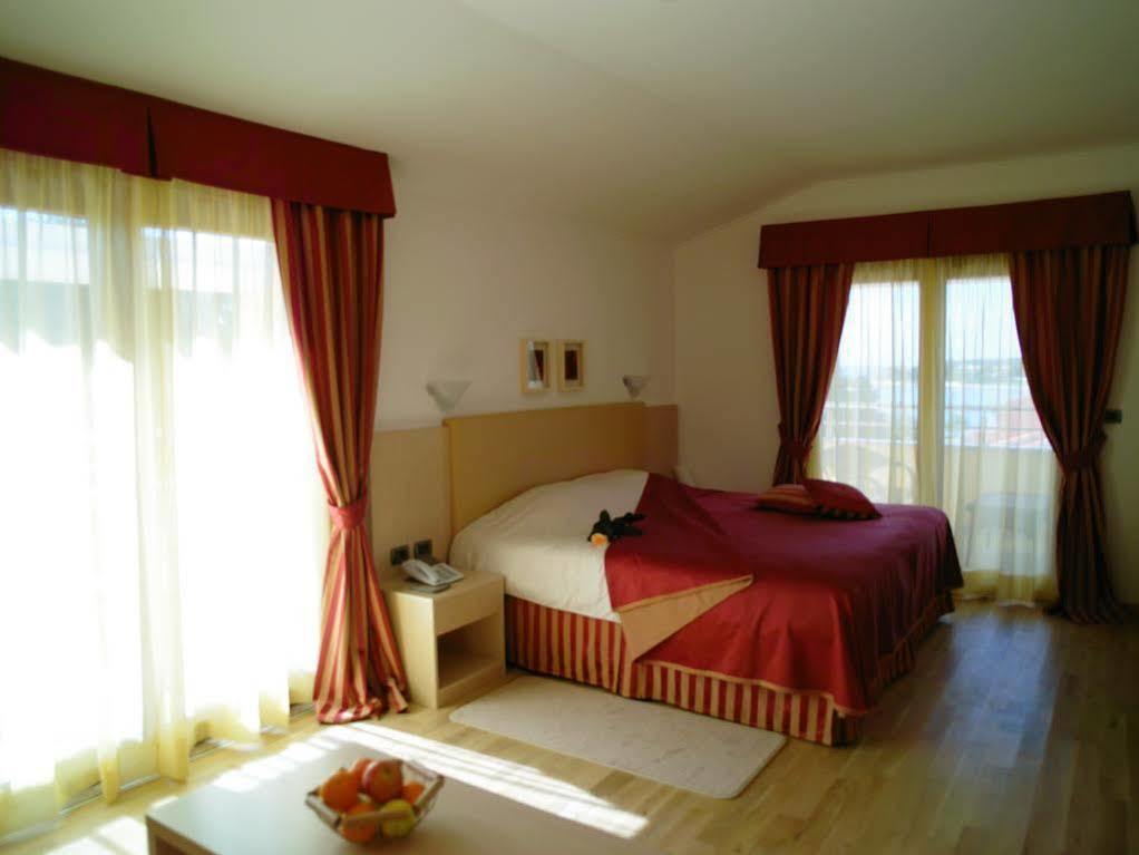 Vilola Bed & Breakfast Zambratija  Exterior photo