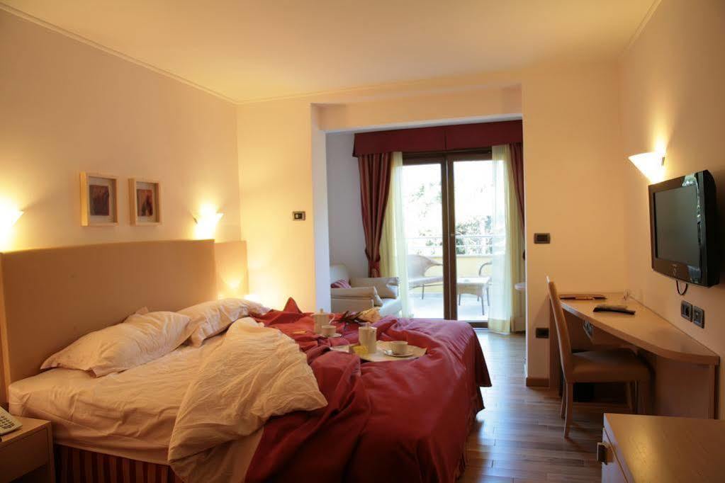 Vilola Bed & Breakfast Zambratija  Exterior photo