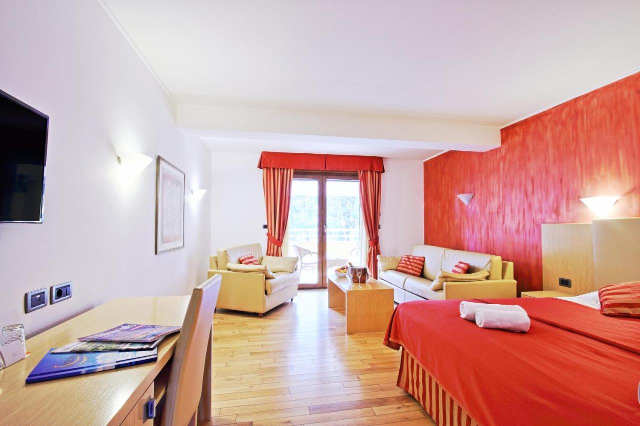 Vilola Bed & Breakfast Zambratija  Room photo